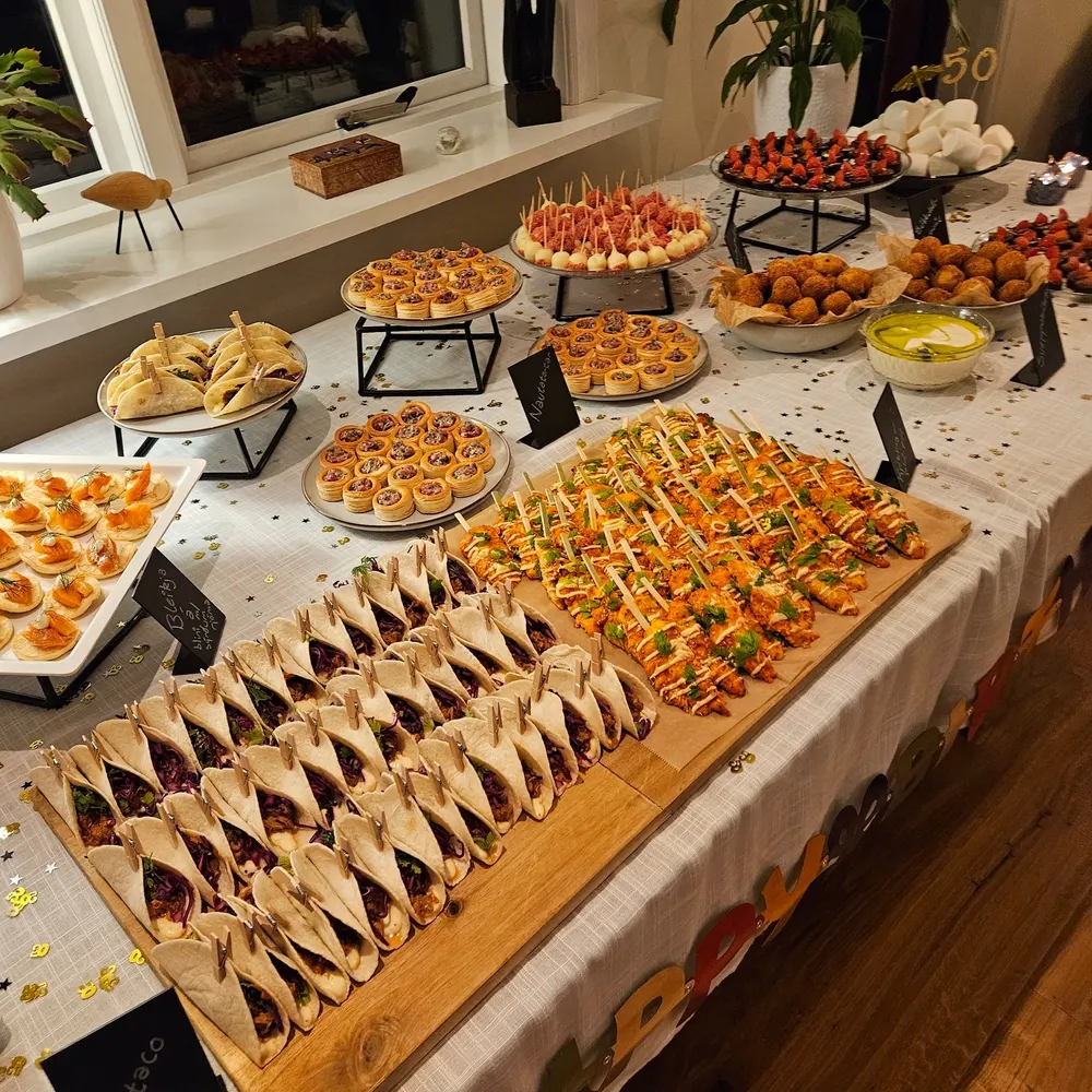AT veisluþjónusta - í Reykjavík