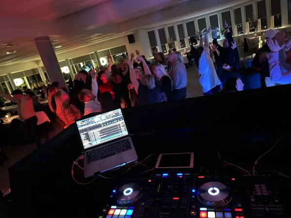 DJ Gunni Óla - tónlistarþjónusta á höfuðborgarsvæðinu (2)