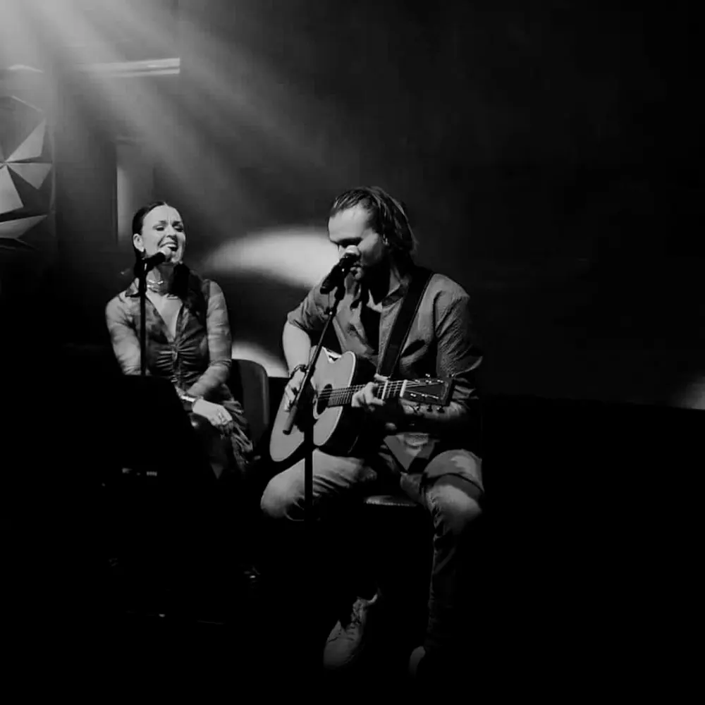Íris & Arnar - tónlistarþjónusta á höfuðborgarsvæðinu