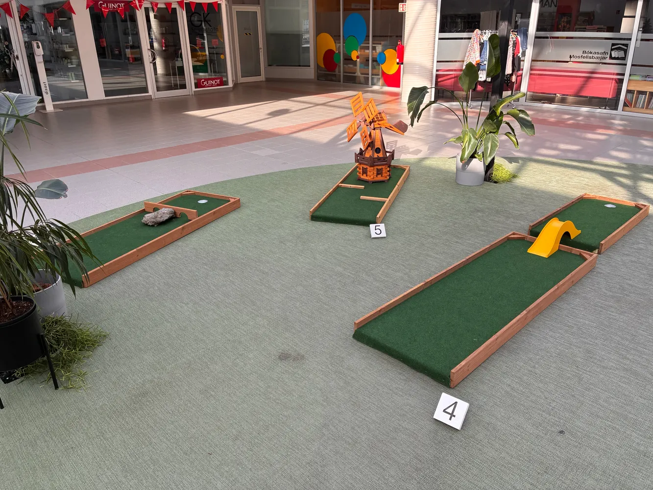 Grænka Minigolf veislugarður - afþreyingarþjónusta í Mosfellsbæ